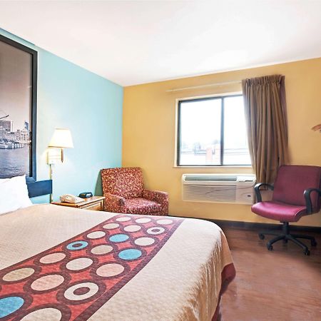 Super 8 By Wyndham Baltimore/Essex Area Exterior foto