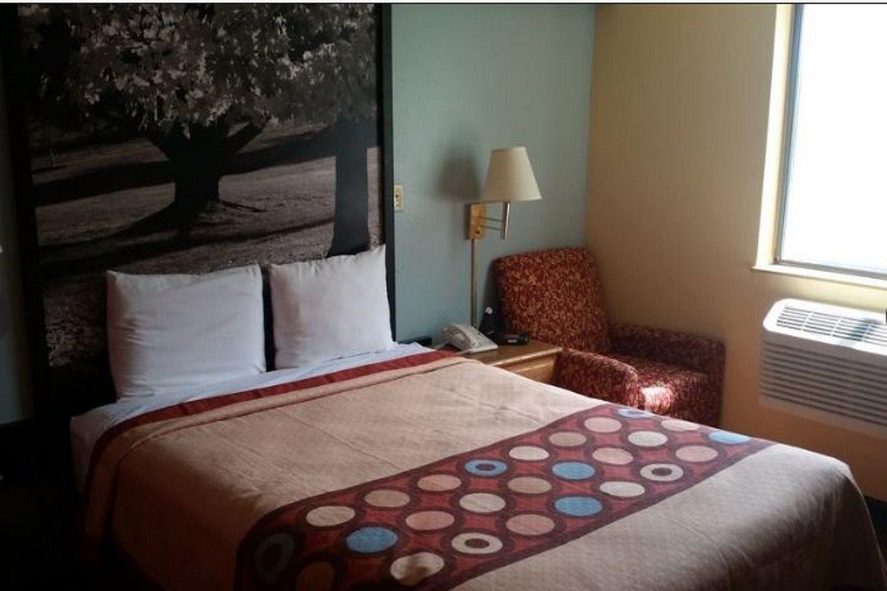 Super 8 By Wyndham Baltimore/Essex Area Exterior foto